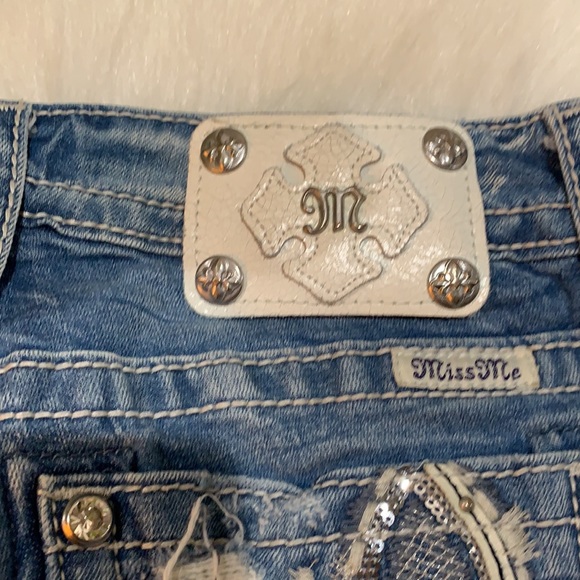 🌸Miss Me size 28 standard crop used in excellent condition - Picture 9 of 16